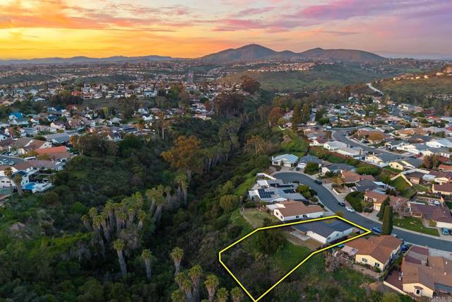 8973 CARLEY CIR, San Diego CA: https://media.crmls.org/mediaz/f4327bd7-0caf-46c0-bd4f-57dc4ce1a2ca.jpg