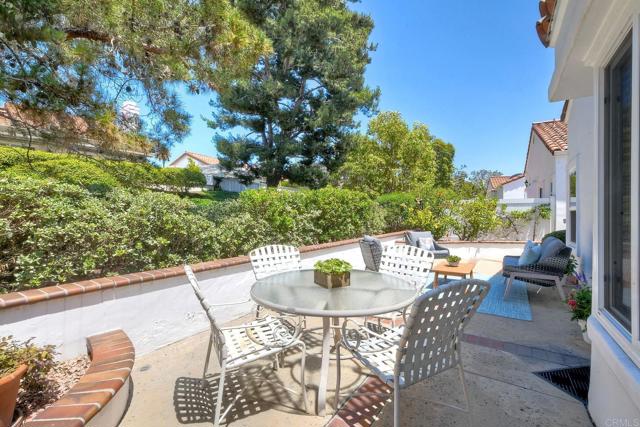 4956 Lamia Way, Oceanside CA: https://media.crmls.org/mediaz/f43404ad-a9f1-49e4-b527-b5138f1f0c81.jpg