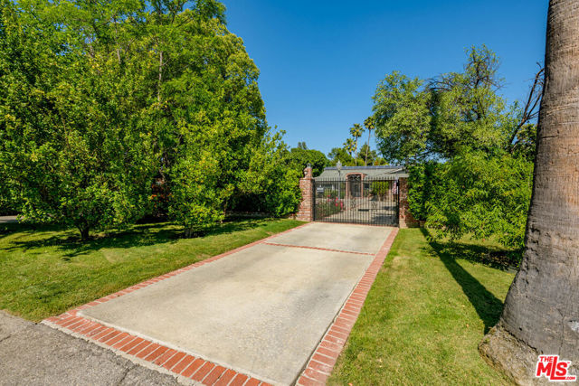 8760 White Oak Avenue, Sherwood Forest CA: https://media.crmls.org/mediaz/f4341400-140f-48a0-9a2e-8213b511dcef.jpg