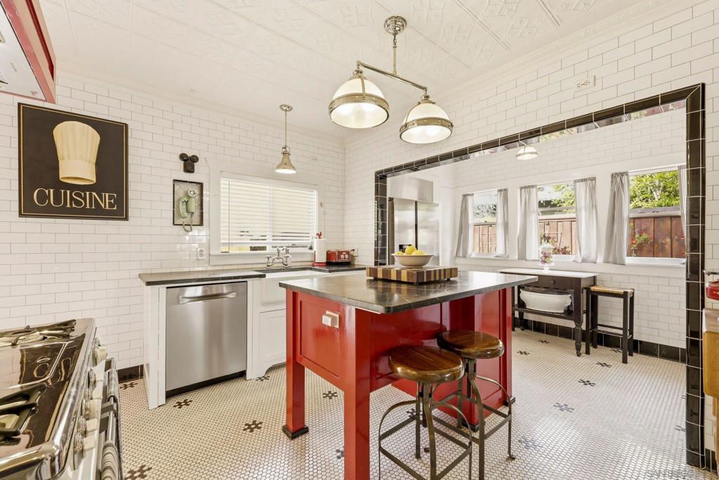 3048 Laurel Street - photo 13