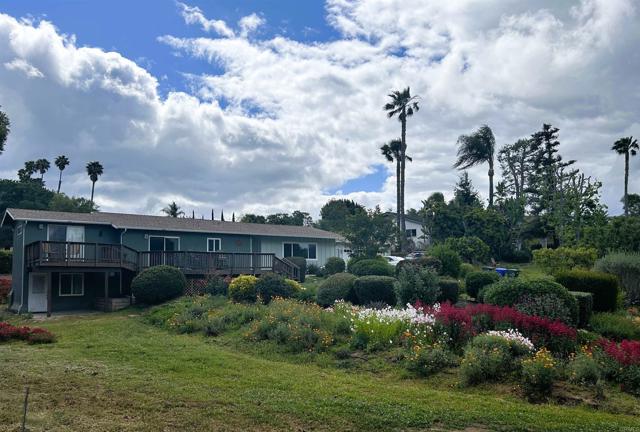 1344 Morro Road, Fallbrook CA: https://media.crmls.org/mediaz/f4346a4a-18b6-443b-a93a-9e45de24f658.jpg
