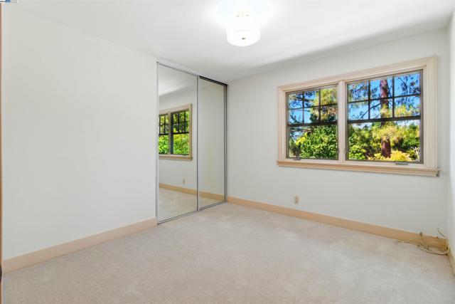 2673 Velvet Way, Walnut Creek CA: https://media.crmls.org/mediaz/f434ca29-8e88-4dbe-8f3f-2ae83c035035.jpg