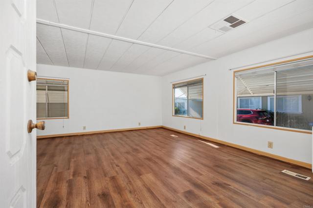 Detail Gallery Image 7 of 47 For 1506 Oak Drive #93,  Vista,  CA 92084 - 2 Beds | 2 Baths