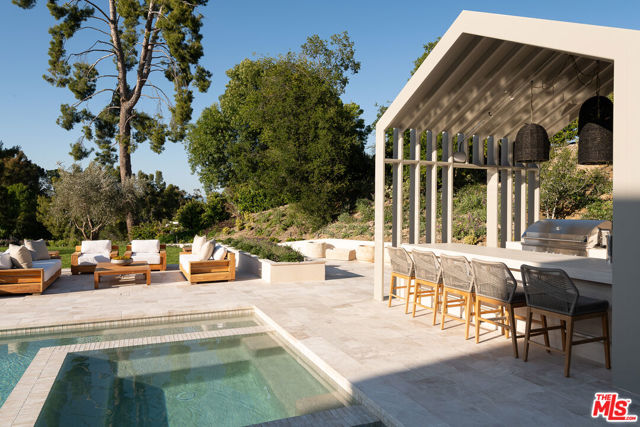 24172 Lupin Hill Road, Hidden Hills CA: https://media.crmls.org/mediaz/f435b077-0bc6-439b-9612-e522473bcae4.jpg