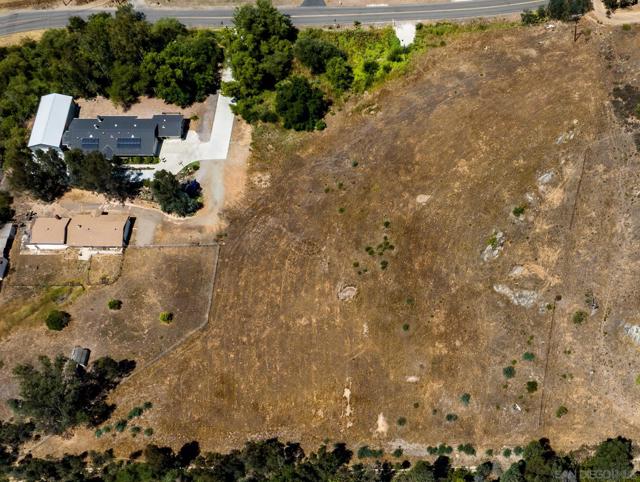 0 Kauana Loa Dr, Escondido CA: https://media.crmls.org/mediaz/f435d93e-55f5-4389-901b-b3e3b9f9ef72.jpg