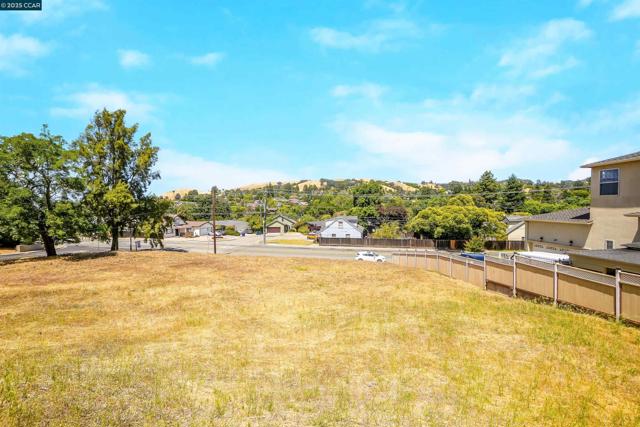 3300 Pinole Valley Rd, Pinole CA: https://media.crmls.org/mediaz/f436cd89-2e53-48de-b2b3-385b10ac49b2.jpg
