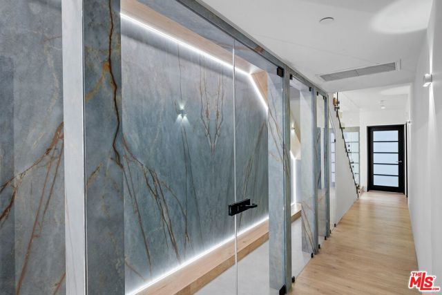 455 Castle Place, Beverly Hills CA: https://media.crmls.org/mediaz/f437cbb6-e092-4a20-990c-f68acfd20935.jpg