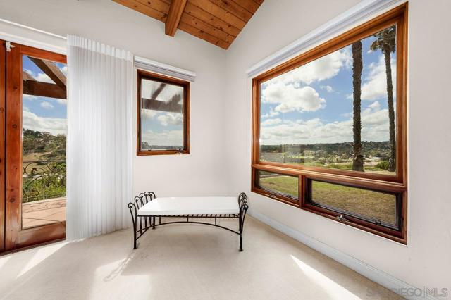 3928 La Cresta Way, Bonita CA: https://media.crmls.org/mediaz/f437f792-56e4-42b6-af58-767704854f12.jpg