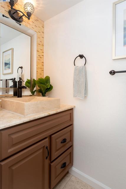4452 Alice Way, Union City CA: https://media.crmls.org/mediaz/f438fac7-9e02-4f7e-ac98-b4cfce945845.jpg