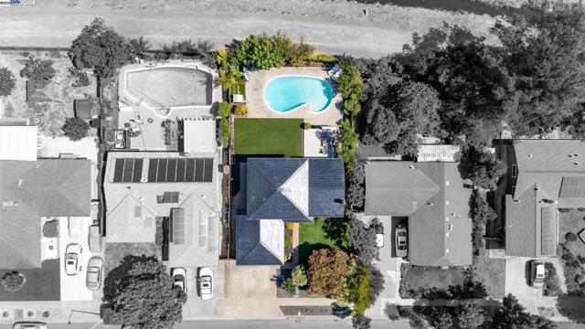 7574 Birkdale Dr, Newark CA: https://media.crmls.org/mediaz/f4393c6b-4435-4c89-95f0-f562b6f1cd51.jpg