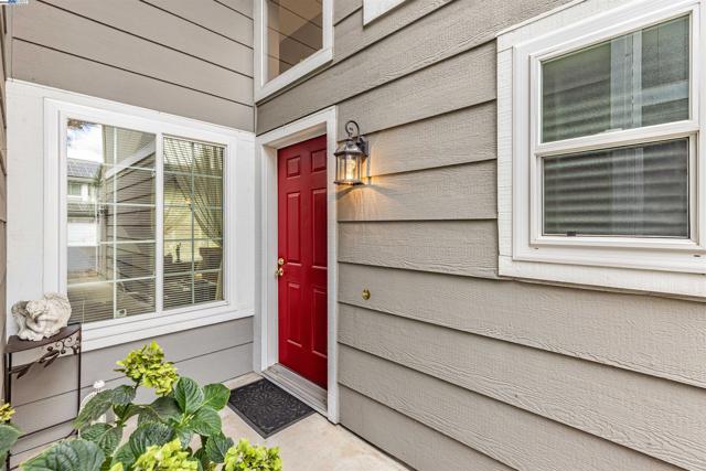 2013 Galloway Cmn, Livermore CA: https://media.crmls.org/mediaz/f43ab0c9-edc9-4796-8e09-7e528368e085.jpg