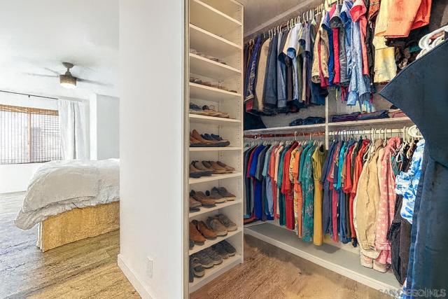 6140 Calle Mariselda, San Diego CA: https://media.crmls.org/mediaz/f43b49f9-99b6-49bf-8ab5-6c877ef3e249.jpg