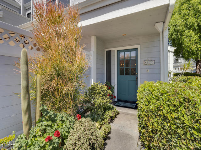 Detail Gallery Image 2 of 28 For 4525 Carpinteria Ave #C,  Carpinteria,  CA 93013 - 2 Beds | 2/1 Baths