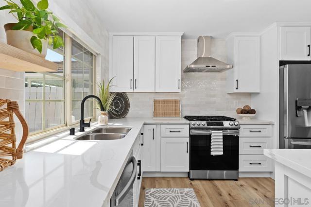 12687 Senda Acantilada, San Diego CA: https://media.crmls.org/mediaz/f43bc3a9-bede-43a0-a8e3-443b7f38ee0e.jpg