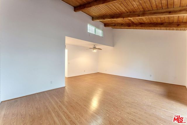 18350 Hatteras Street, 243 photo 6