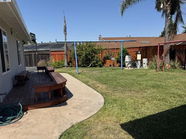 4955 Swindon Pl, Newark CA: https://media.crmls.org/mediaz/f43c223f-7796-4cb0-92f2-c9684d621fc6.jpg