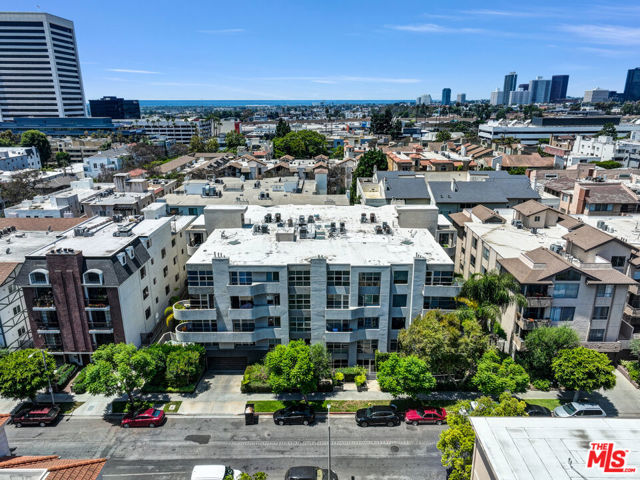 1521 Greenfield Avenue, Los Angeles CA: https://media.crmls.org/mediaz/f43c7359-6b23-4d29-a660-c552b80c3e86.jpg