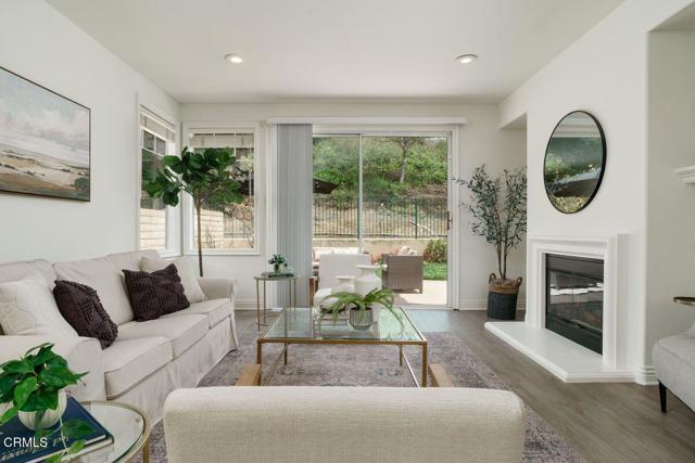 570 Shadow Lane, Simi Valley CA: https://media.crmls.org/mediaz/f43c9fc6-ff23-47b1-beb5-c0217a0140a5.jpg