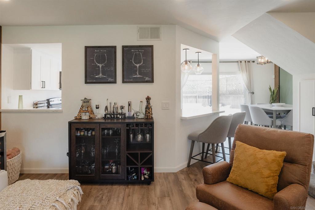 MLS #250033095SD img 9