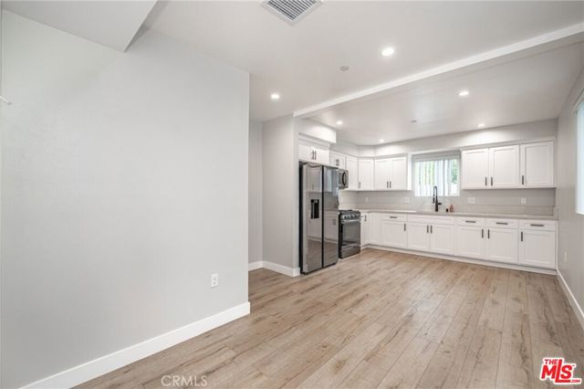 433 W Gage Avenue, Los Angeles CA: https://media.crmls.org/mediaz/f43ec3ce-1882-4f56-9626-9f107ebb284a.jpg