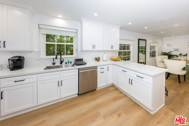 2030 Castle Heights Avenue, Los Angeles CA: https://media.crmls.org/mediaz/f440094d-f5f4-4fa6-97be-a96905e0131b.jpg