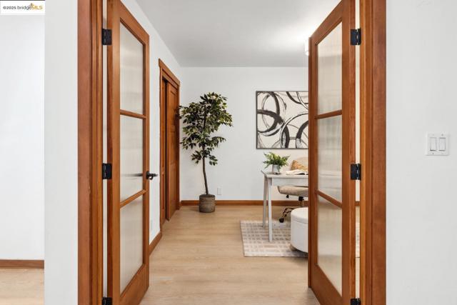 128 Alamo Sq, Alamo CA: https://media.crmls.org/mediaz/f4406a14-7a2f-45f9-9067-3c9e0774846f.jpg