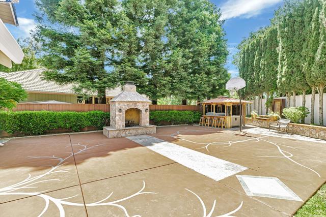 38957 Altura Street, Fremont CA: https://media.crmls.org/mediaz/f4409f8c-8c58-4f67-9c0f-fa377661d50f.jpg