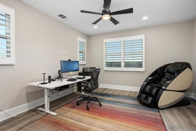 8416 Hidden Cove Way, San Diego CA: https://media.crmls.org/mediaz/f441cf02-b6f3-44e3-a6dc-1eddfc3dceb1.jpg