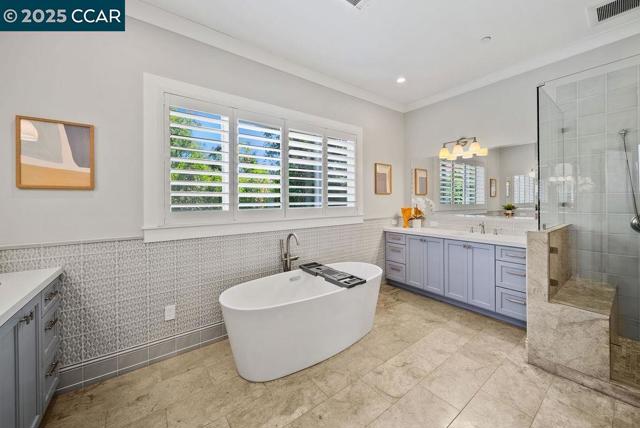 100 Alderwood Rd, Walnut Creek CA: https://media.crmls.org/mediaz/f441ea42-426d-4687-9503-7c5400688f63.jpg