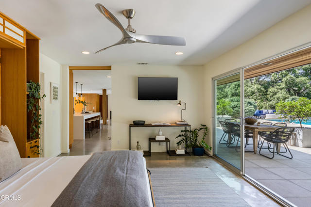 3435 Crestford Drive, Altadena CA: https://media.crmls.org/mediaz/f442014f-83c3-4603-922a-23cd6d7811c1.jpg