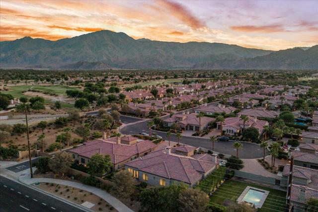 55120 Autumn Valley Court, La Quinta CA: https://media.crmls.org/mediaz/f4424676-0b30-4d07-b63b-4420fc9c423f.jpg