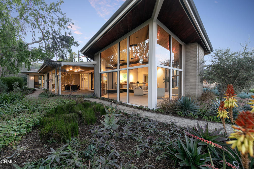 370 Patrician Way, Pasadena, CA 91105
