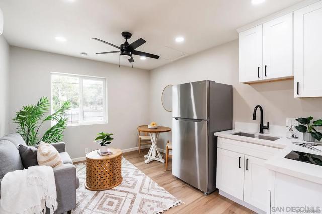 5270 Trojan Ave, San Diego CA: https://media.crmls.org/mediaz/f44355f9-c6d3-430c-b793-e099688f64d2.jpg