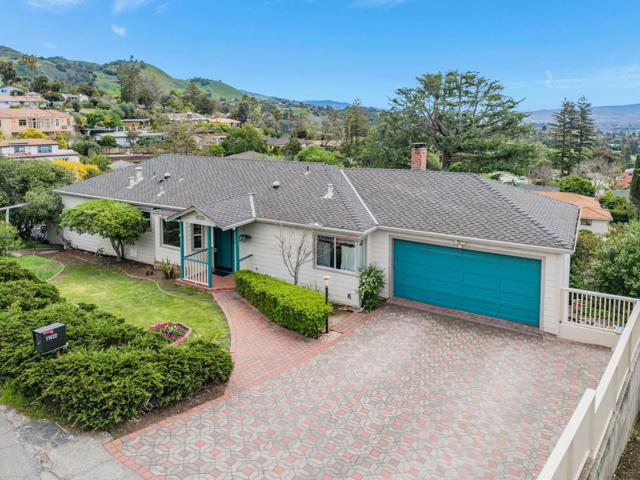 11020 Enchanto Vista Drive, San Jose CA: https://media.crmls.org/mediaz/f444c5fd-29dc-4605-943c-29e40c6f1ace.jpg