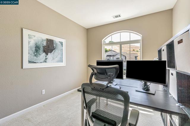 1039 Rolling Woods Way, Concord CA: https://media.crmls.org/mediaz/f444cf19-d1df-4a46-a0a2-b042af641271.jpg