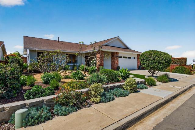 14224 Recuerdo Dr, San Diego CA: https://media.crmls.org/mediaz/f444d35d-dcbd-4b1e-8a3a-abb4e1beb875.jpg