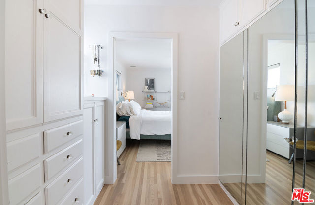 9353 Duxbury Road, Los Angeles CA: https://media.crmls.org/mediaz/f444d7f1-2c69-4eb4-b593-0be013d4f73c.jpg