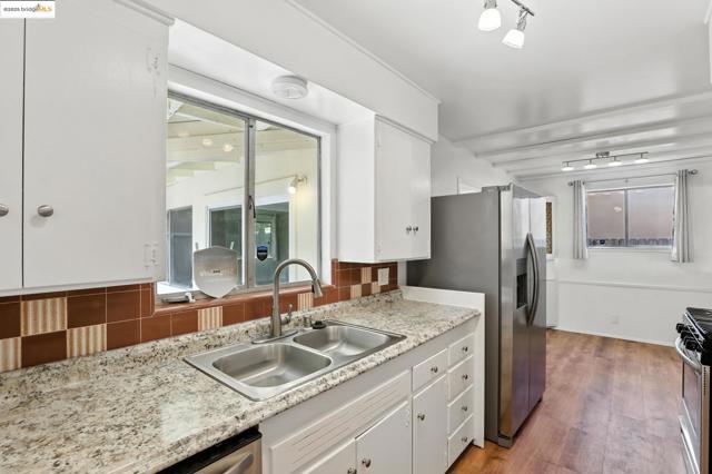 6725 Austin Way, Sacramento CA: https://media.crmls.org/mediaz/f445e208-be6c-42de-85d9-6120713c7a49.jpg
