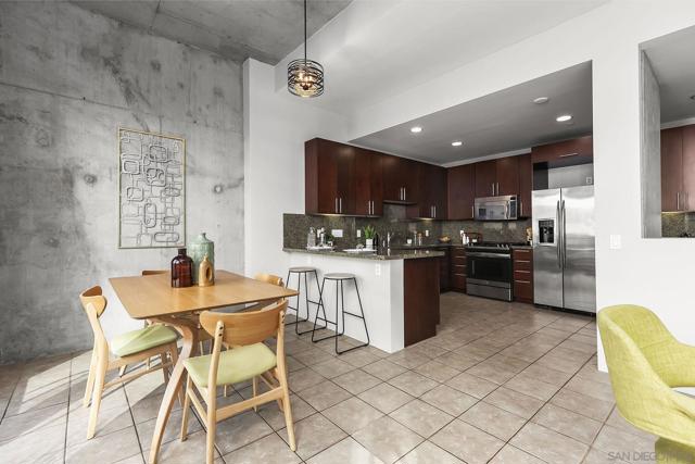 1025 Island Ave, San Diego CA: https://media.crmls.org/mediaz/f4461d2a-331f-4e72-8558-5996fff9ae06.jpg