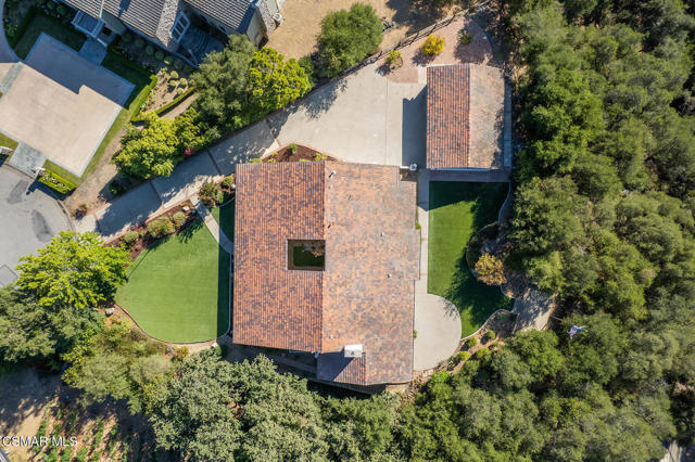 1251 Calle Las Casas, Thousand Oaks CA: https://media.crmls.org/mediaz/f446f5a1-26cb-4101-aa69-8787a1b71455.jpg