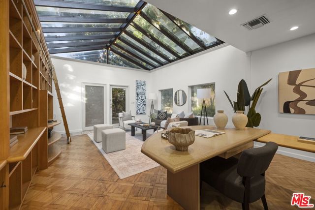 2980 Hollyridge Drive, Los Angeles CA: https://media.crmls.org/mediaz/f4473b4d-aa36-4ac1-a14d-01427adce425.jpg