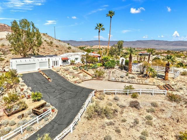 48600 Coyote Road, Palm Desert CA: https://media.crmls.org/mediaz/f447c28f-c30a-4506-bccd-416e29c62523.jpg