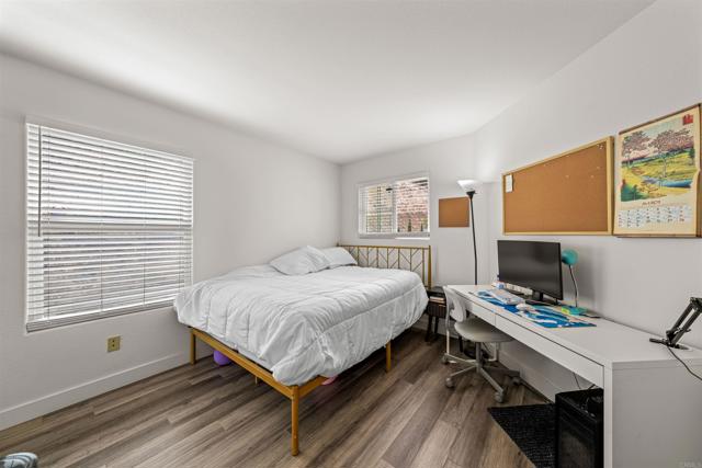 Detail Gallery Image 17 of 22 For 2007 Pleasant Waters Ct, Spring Valley,  CA 91977 - 5 Beds | 3 Baths