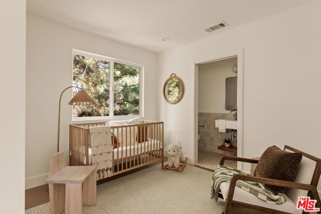 4626 Berryman Avenue, Culver City CA: https://media.crmls.org/mediaz/f4485cbc-c943-4b15-9e8f-f754516210ed.jpg