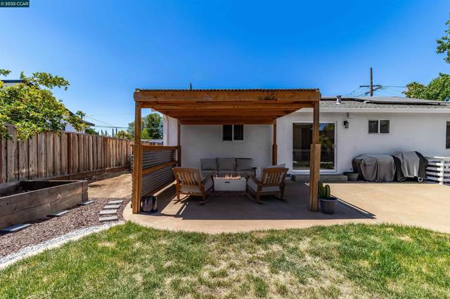 1349 Montana Dr, Concord CA: https://media.crmls.org/mediaz/f4486c8a-ae50-4203-868d-de0c54faf71b.jpg