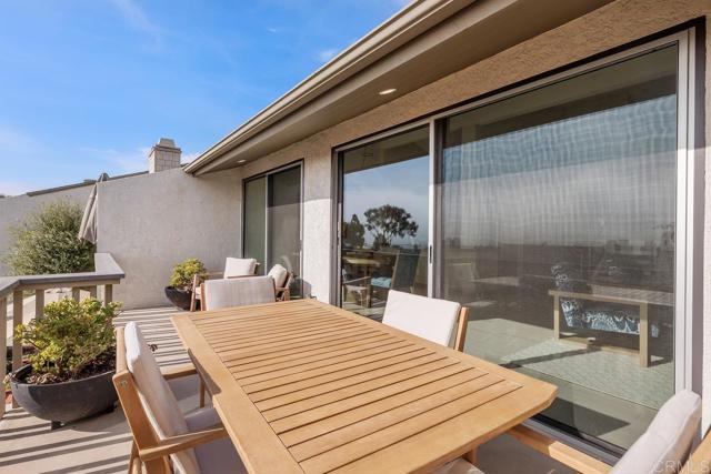 12812 Caminito En Flor, Del Mar CA: https://media.crmls.org/mediaz/f4490fc4-f57f-4a13-9fc3-e190e3170a07.jpg
