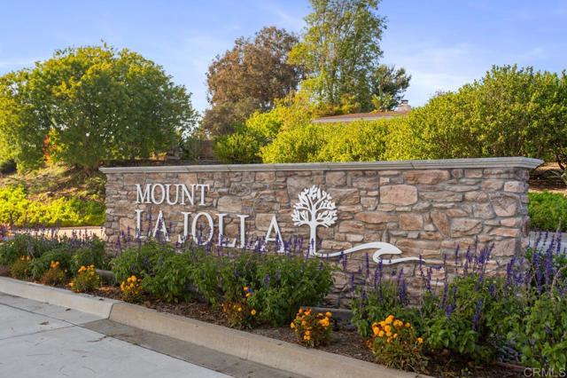 2163 Caminito San Martin, La Jolla CA: https://media.crmls.org/mediaz/f449669a-630b-425e-ba5d-49074a1dc00c.jpg