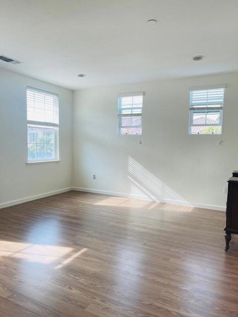 74 Caspian Way, Gilroy CA: https://media.crmls.org/mediaz/f4499e50-5d0d-4522-92e8-b7d6ec5bedca.jpg