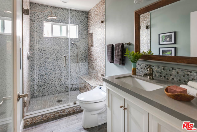 1774 Washington Way, Venice CA: https://media.crmls.org/mediaz/f4499ea3-cfe5-4a8d-8d75-6ab54abc2d42.jpg