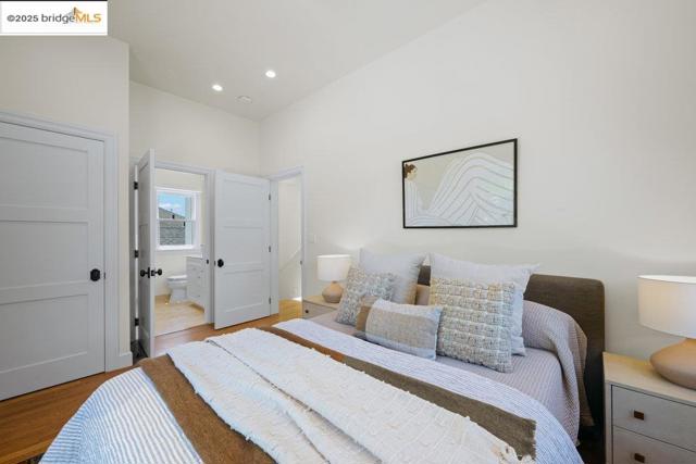 1420 Stannage Ave, Berkeley CA: https://media.crmls.org/mediaz/f449ab5b-5596-4eac-8e39-9e94e8d1cb2b.jpg